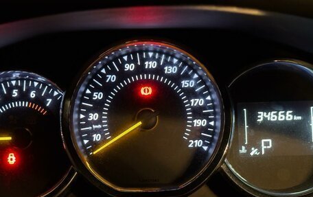 Renault Logan II, 2021 год, 1 500 000 рублей, 5 фотография