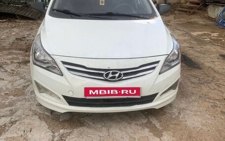 Hyundai Solaris II рестайлинг, 2012 год, 250 000 рублей, 1 фотография