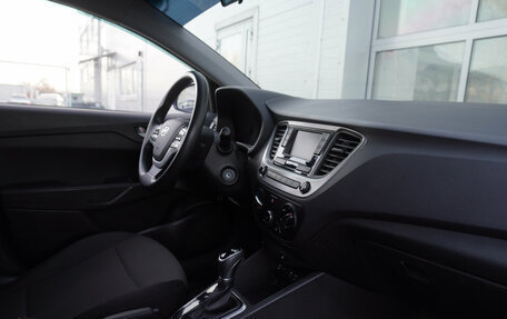 Hyundai Solaris II рестайлинг, 2017 год, 1 219 000 рублей, 19 фотография