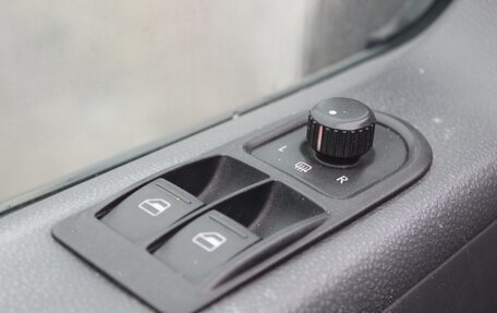 Volkswagen Caravelle T5, 2012 год, 1 799 990 рублей, 10 фотография