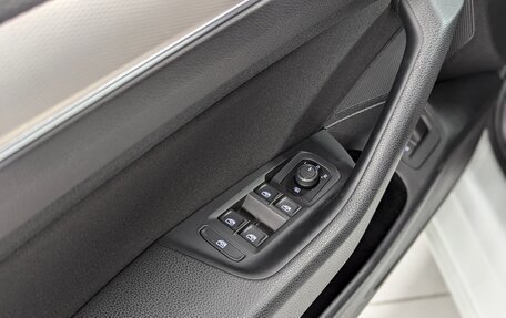 Volkswagen Passat B8 рестайлинг, 2017 год, 2 250 000 рублей, 27 фотография