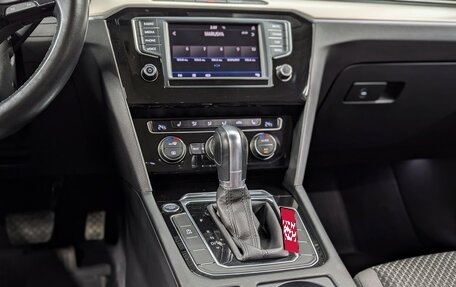 Volkswagen Passat B8 рестайлинг, 2017 год, 2 250 000 рублей, 26 фотография