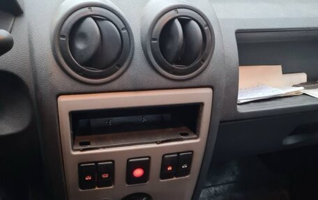 Renault Logan I, 2009 год, 270 000 рублей, 17 фотография