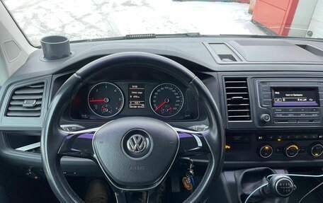 Volkswagen Caravelle T6 рестайлинг, 2017 год, 2 450 000 рублей, 5 фотография