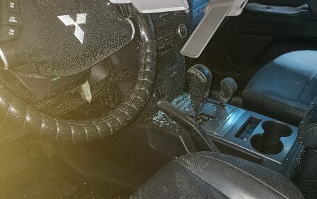 Mitsubishi Pajero IV, 2011 год, 600 000 рублей, 2 фотография