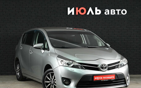 Toyota Verso I, 2013 год, 1 500 000 рублей, 4 фотография