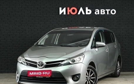Toyota Verso I, 2013 год, 1 500 000 рублей, 2 фотография