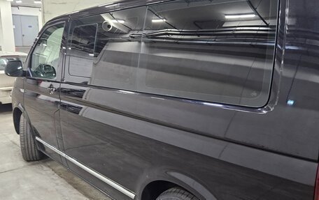 Volkswagen Multivan T6 рестайлинг, 2015 год, 3 600 000 рублей, 1 фотография