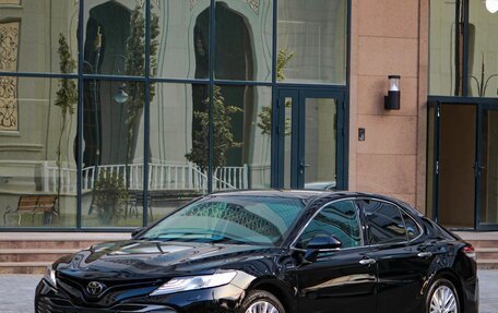 Toyota Camry, 2020 год, 3 280 000 рублей, 1 фотография