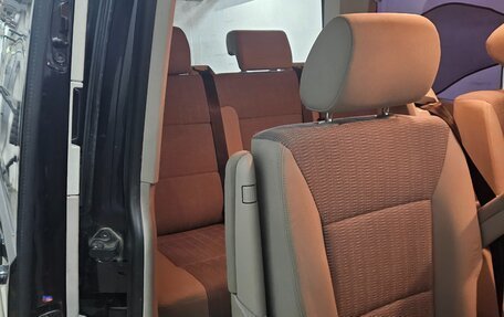 Volkswagen Multivan T6 рестайлинг, 2015 год, 3 600 000 рублей, 6 фотография