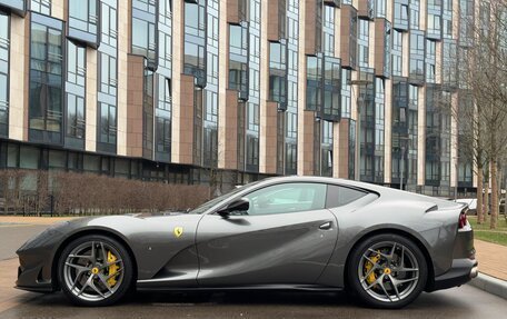 Ferrari 812, 2018 год, 26 900 000 рублей, 2 фотография