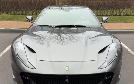 Ferrari 812, 2018 год, 26 900 000 рублей, 11 фотография