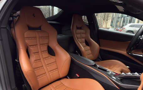 Ferrari 812, 2018 год, 26 900 000 рублей, 31 фотография