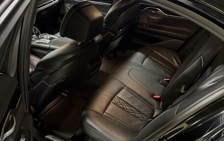 BMW 7 серия, 2018 год, 4 400 000 рублей, 15 фотография