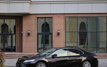 Toyota Camry, 2020 год, 3 280 000 рублей, 8 фотография