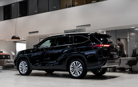 Toyota Highlander, 2025 год, 6 900 000 рублей, 4 фотография