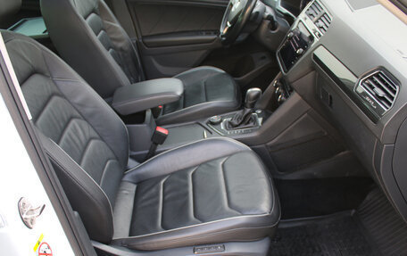 Volkswagen Tiguan II, 2019 год, 2 950 000 рублей, 8 фотография