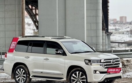 Toyota Land Cruiser 200, 2016 год, 6 490 000 рублей, 4 фотография