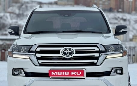 Toyota Land Cruiser 200, 2016 год, 6 490 000 рублей, 24 фотография