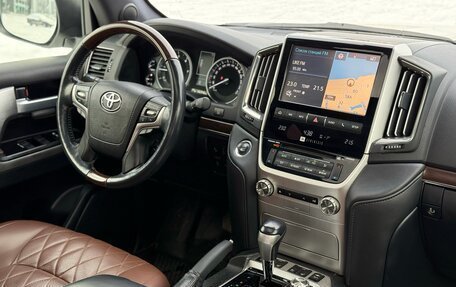 Toyota Land Cruiser 200, 2016 год, 6 490 000 рублей, 33 фотография