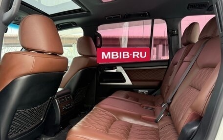 Toyota Land Cruiser 200, 2016 год, 6 490 000 рублей, 32 фотография