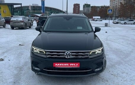 Volkswagen Tiguan II, 2018 год, 3 100 000 рублей, 4 фотография
