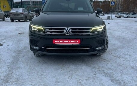 Volkswagen Tiguan II, 2018 год, 3 100 000 рублей, 3 фотография