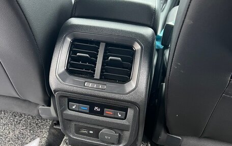 Volkswagen Tiguan II, 2018 год, 3 100 000 рублей, 12 фотография