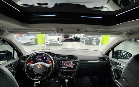 Volkswagen Tiguan II, 2018 год, 3 100 000 рублей, 28 фотография