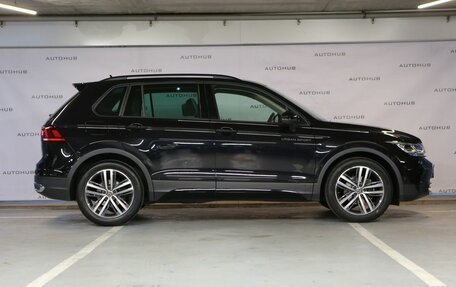 Volkswagen Tiguan II, 2022 год, 3 100 000 рублей, 3 фотография