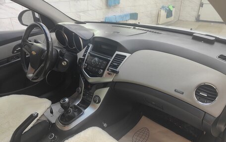 Chevrolet Cruze II, 2012 год, 790 000 рублей, 10 фотография