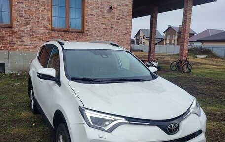 Toyota RAV4, 2018 год, 2 490 000 рублей, 1 фотография
