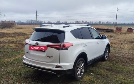 Toyota RAV4, 2018 год, 2 490 000 рублей, 3 фотография
