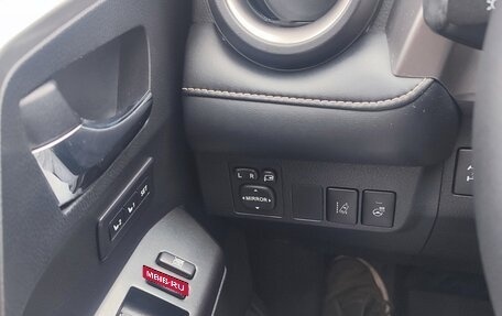 Toyota RAV4, 2018 год, 2 490 000 рублей, 5 фотография