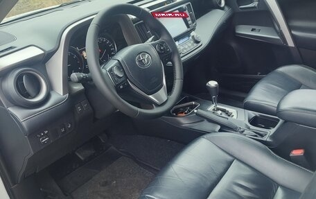 Toyota RAV4, 2018 год, 2 490 000 рублей, 7 фотография