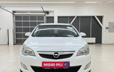 Opel Astra J, 2011 год, 670 000 рублей, 2 фотография