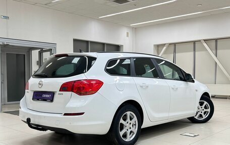 Opel Astra J, 2011 год, 670 000 рублей, 5 фотография