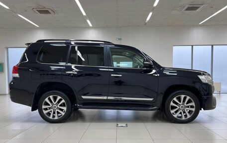 Toyota Land Cruiser 200, 2017 год, 6 520 000 рублей, 5 фотография