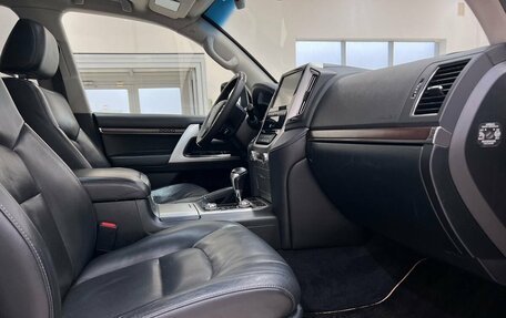 Toyota Land Cruiser 200, 2017 год, 6 520 000 рублей, 10 фотография