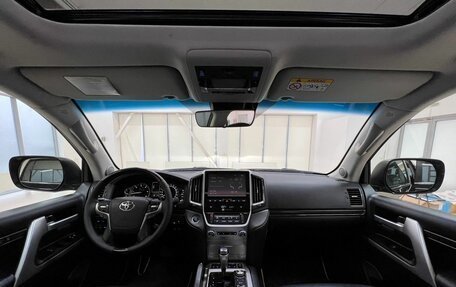 Toyota Land Cruiser 200, 2017 год, 6 520 000 рублей, 14 фотография