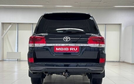 Toyota Land Cruiser 200, 2017 год, 6 520 000 рублей, 7 фотография