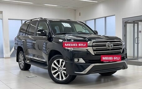 Toyota Land Cruiser 200, 2017 год, 6 520 000 рублей, 3 фотография