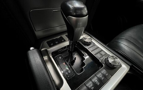 Toyota Land Cruiser 200, 2017 год, 6 520 000 рублей, 28 фотография