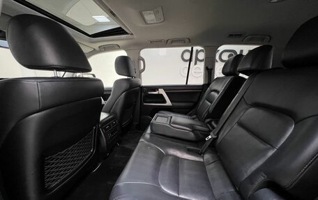 Toyota Land Cruiser 200, 2017 год, 6 520 000 рублей, 38 фотография