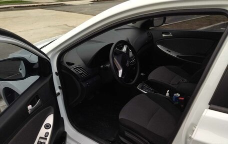 Hyundai Solaris II рестайлинг, 2012 год, 900 000 рублей, 10 фотография