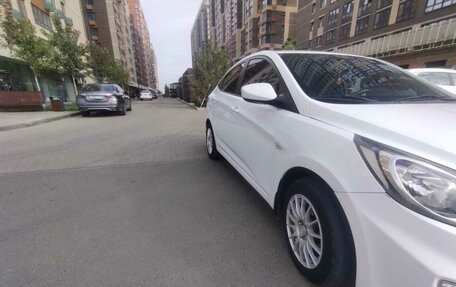 Hyundai Solaris II рестайлинг, 2012 год, 900 000 рублей, 4 фотография