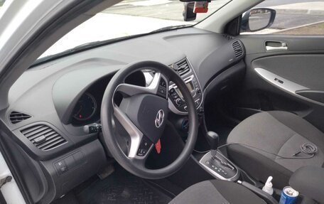 Hyundai Solaris II рестайлинг, 2012 год, 900 000 рублей, 11 фотография