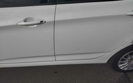 Hyundai Solaris II рестайлинг, 2012 год, 900 000 рублей, 17 фотография