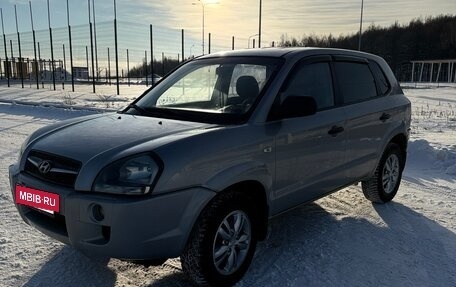 Hyundai Tucson III, 2008 год, 650 000 рублей, 2 фотография