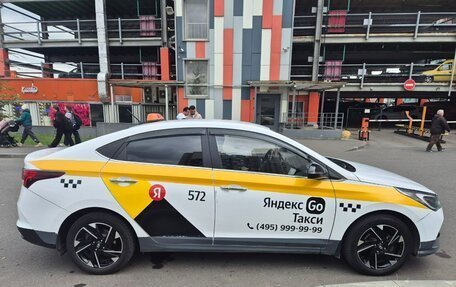 Hyundai Solaris II рестайлинг, 2021 год, 1 200 000 рублей, 2 фотография